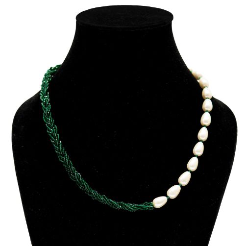 Elegant Green Beaded and Pearl Necklace for Women